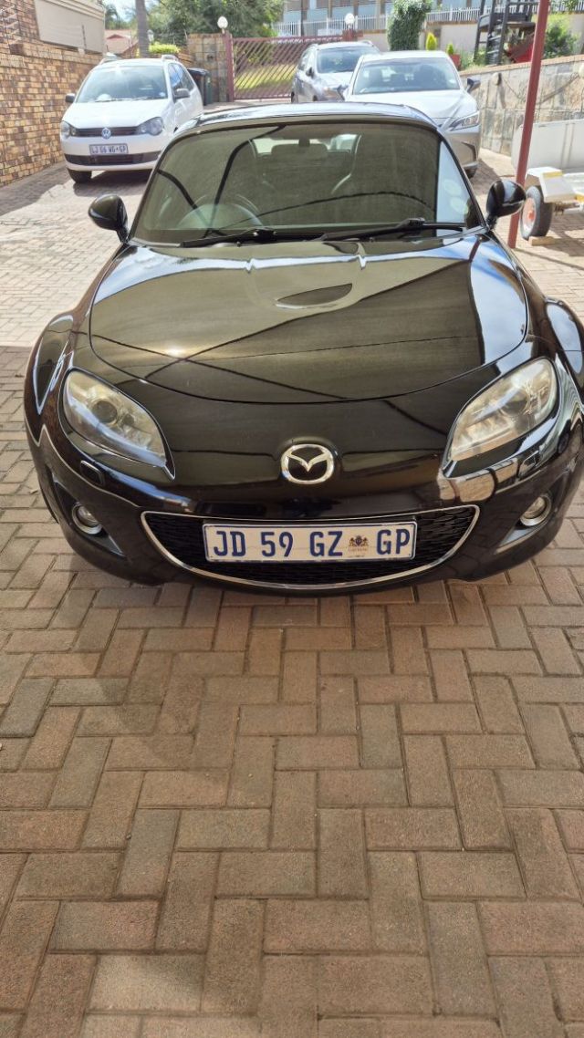 2011 - Mazda MX5 NC2 (Hennie Crous)