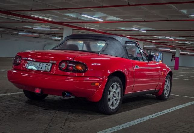 1992 - Mazda MX5 NA (Isabella Valkhoff)