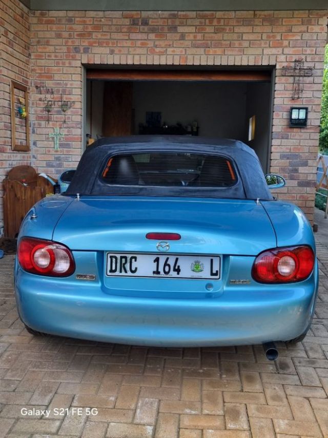 2000 - Mazda MX5 NB2 (Suzy Caroto)