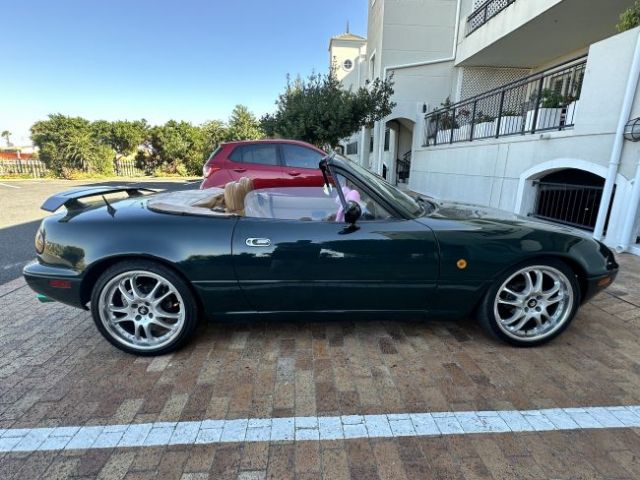 1991 - Mazda MX5 NA (Kaitlyn Carlson)