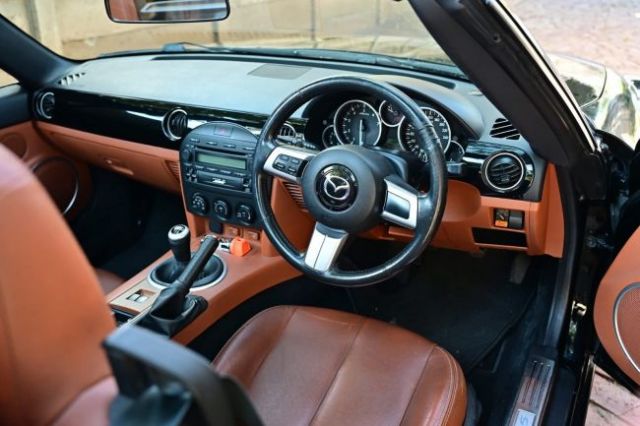 2006 - Mazda MX5 NC Miata GT (Megan Bornman )