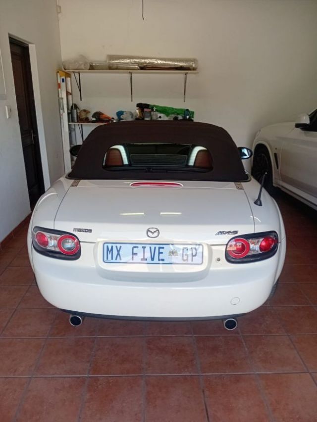 2005 - Mazda MX5 SOFT TOP (VERNON LEAS)