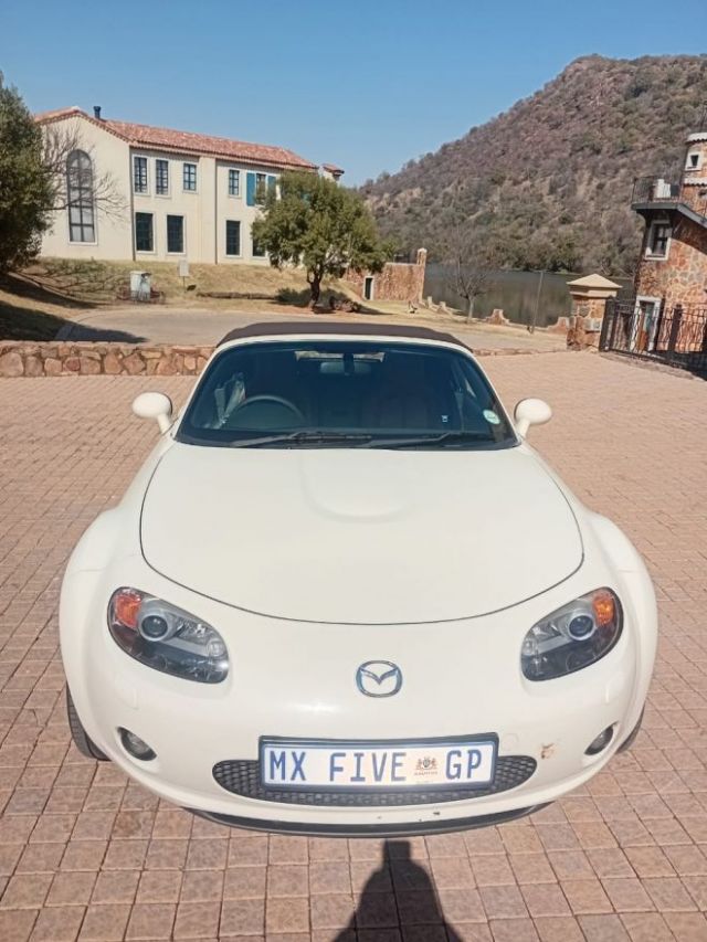 2005 - Mazda MX5 SOFT TOP (VERNON LEAS)