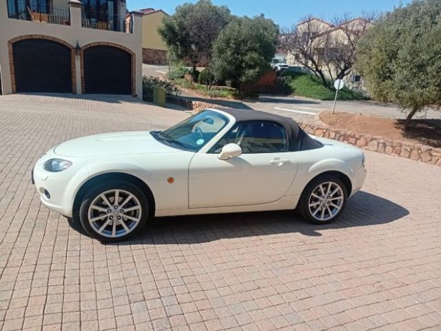 2005 - Mazda MX5 SOFT TOP (VERNON LEAS)